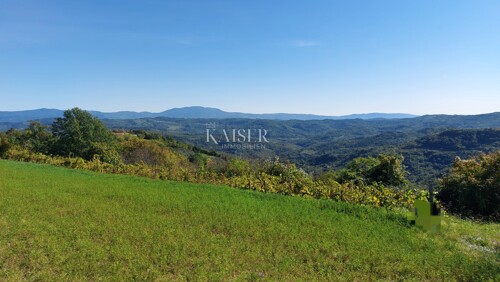 Istra, Motovun okolica, zemljište s građevinskom dozvolom za