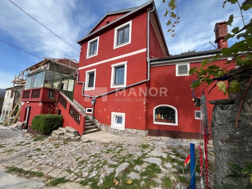 MATULJI - Samostojeća kuća s okućnicom, 210 m2