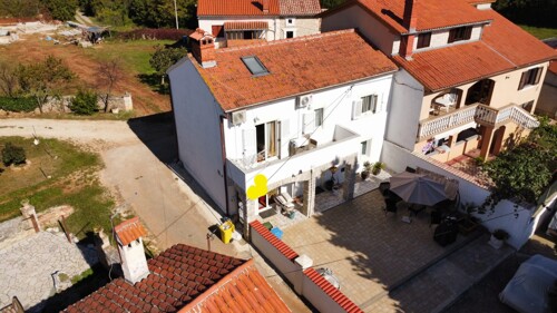 Lijepa kuća na prostranoj okućnici, Marčana,okolica, Istra