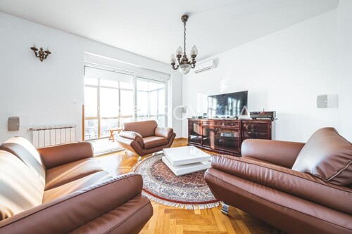 Zagreb, Goljak, četverosoban stan na prvom katu površine 130 m2 + GM