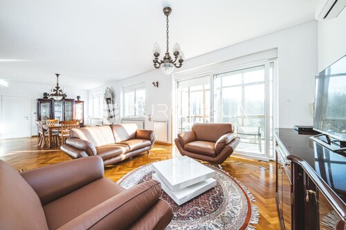Zagreb, Goljak, četverosoban stan na prvom katu površine 130 m2 + GM