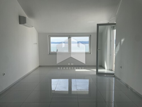 Crikvenica, stan 2S+DB, blizina mora