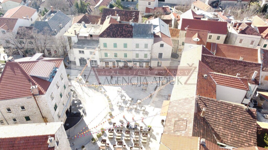 Image 6143603 - 10