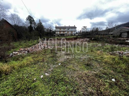 GROBNIK SOBOLI, građevinsko zemljište nadomak piste