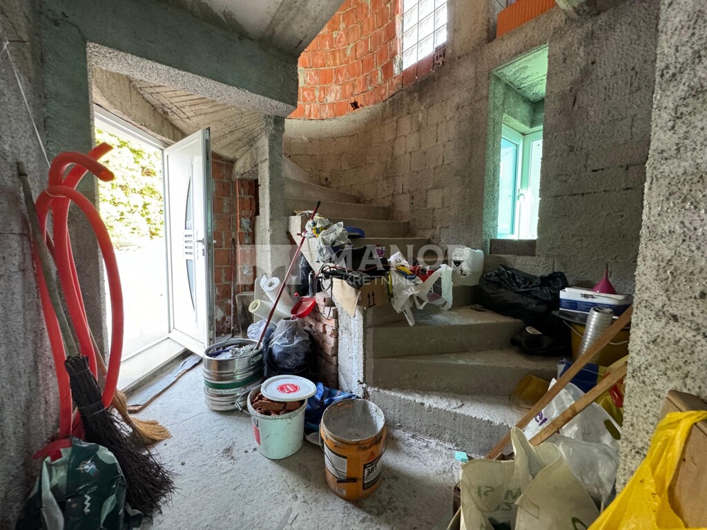 Image 6144119 - 4