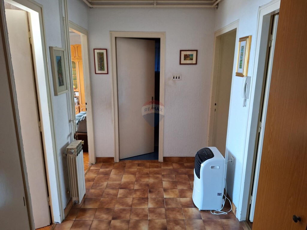 Image 6144164 - 9