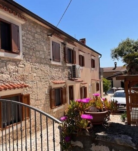 PRILIKA! Odlična kuća na dobroj lokaciji, Medulin, Istra