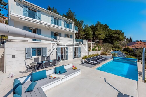 Brač, Milna - Moderna vila prvi red uz more, 264 m2