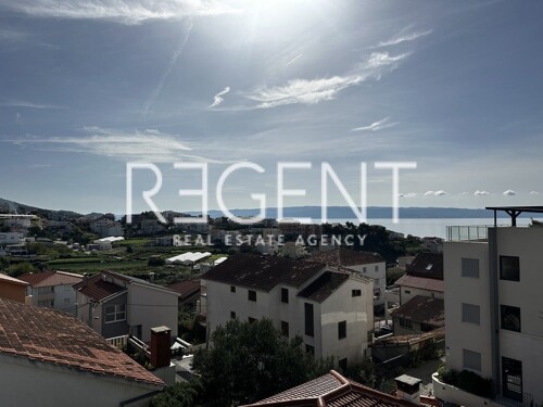 Split, Podstrana - Kuća sa tri stambene jedinice i pogledom na more 340m2