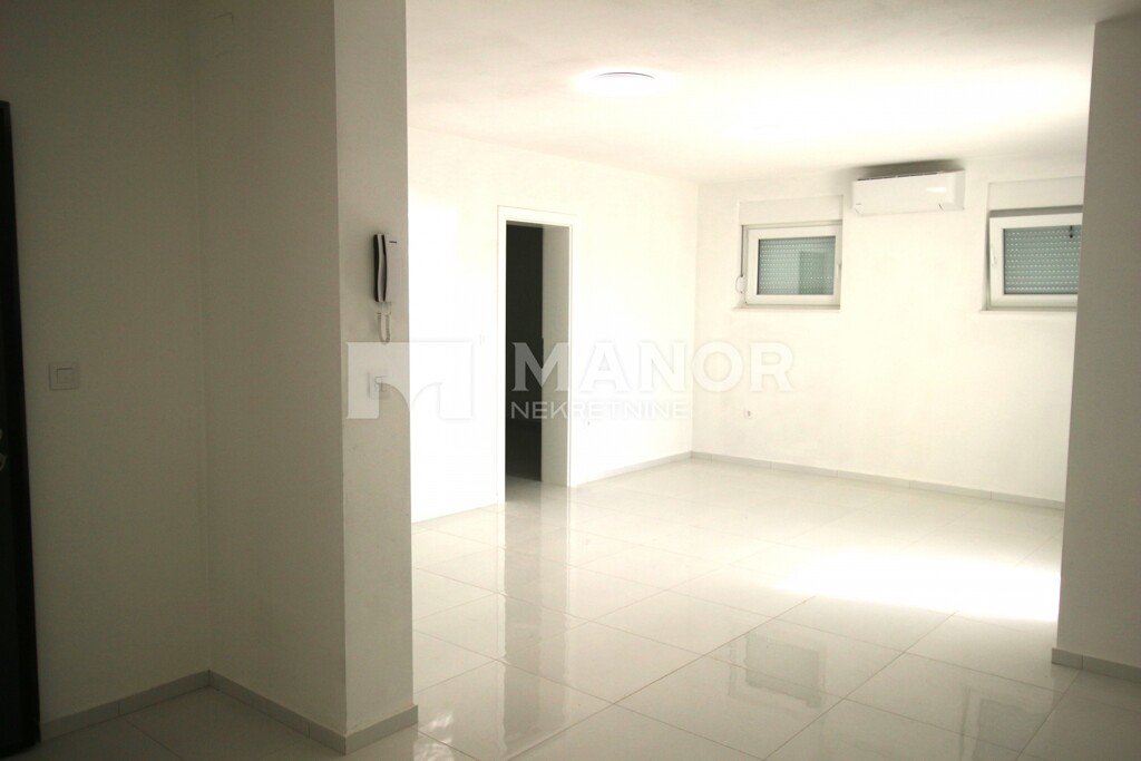Image 6146251 - 6