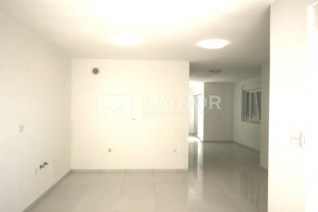 Image 6146251 - 3