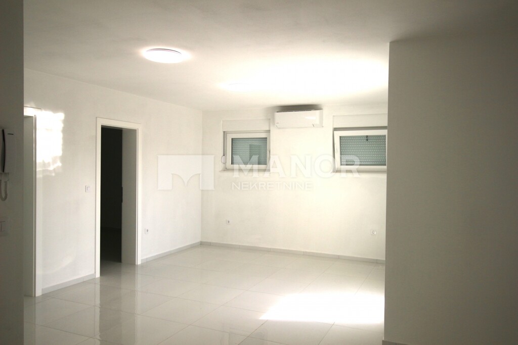 Image 6146251 - 5