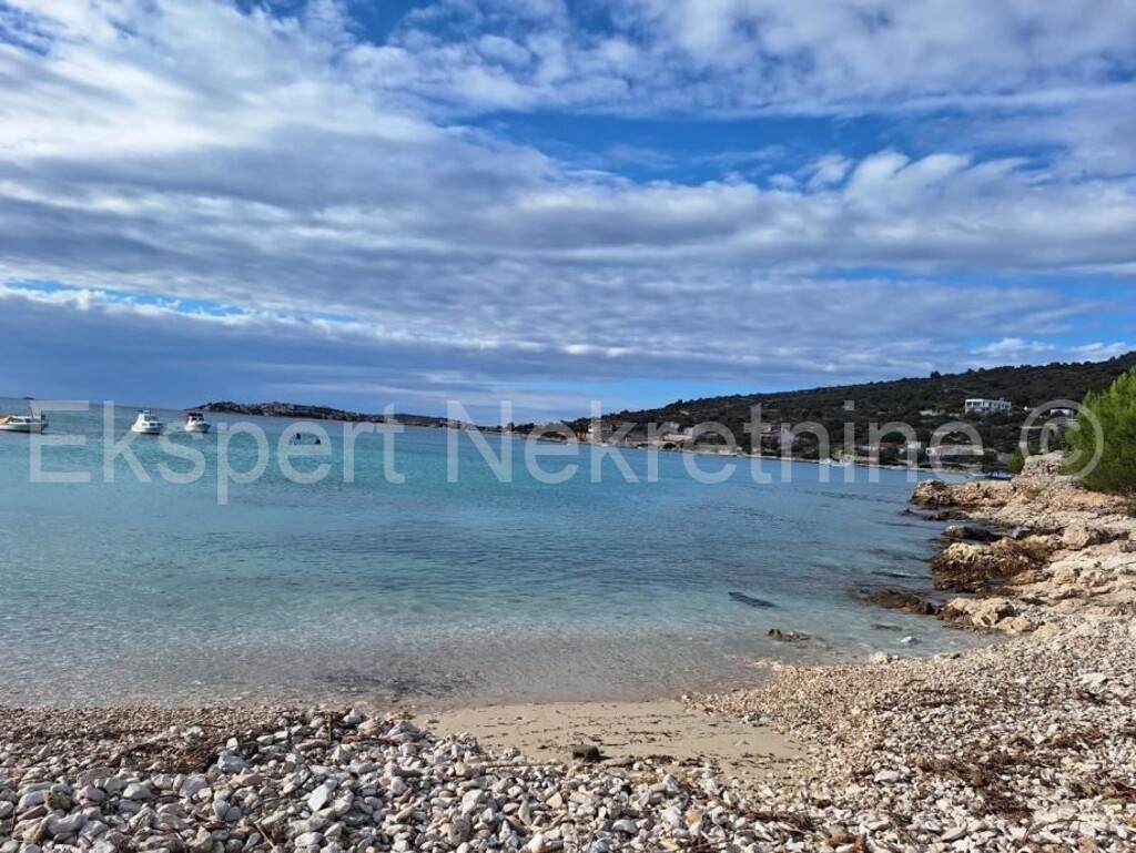 Image 6149466 - 2
