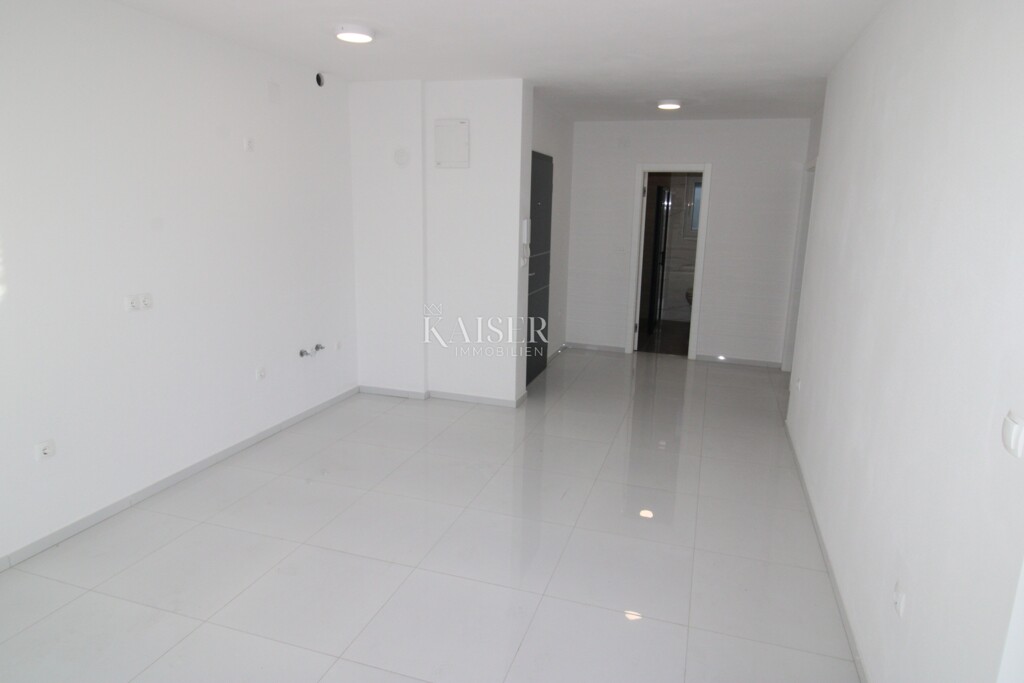 Image 6150030 - 7