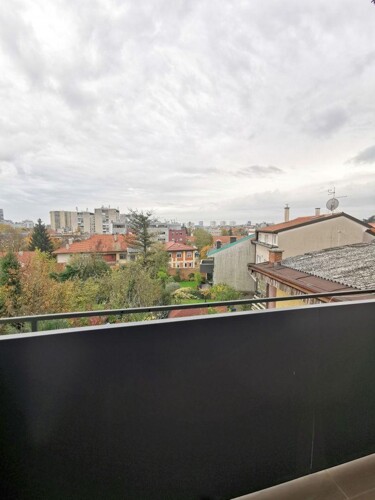 Kuća, 4 stana, parking, garaža, kod Petrove