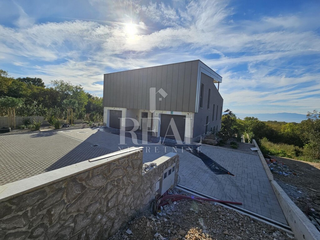 Image 6151466 - 1