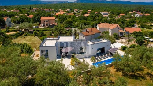 Predivna moderna vila u mirnom dijelu otoka Krka