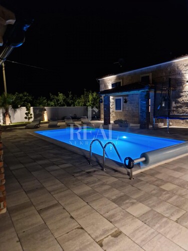 KRK-GABONJIN, PREKRASNA KUĆA ZA ODMOR, 140 m2 NETO, PRIZ.+KA