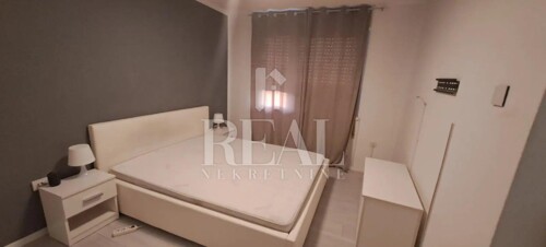 Thumbnail 6151563 - 9