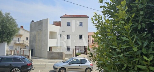 Thumbnail 6151577 - 1