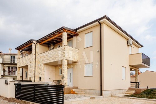 Fažana okolica dvojna kuća 180m2,bazen !
