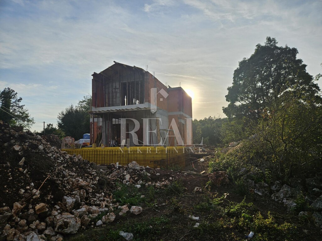 Image 6151637 - 19