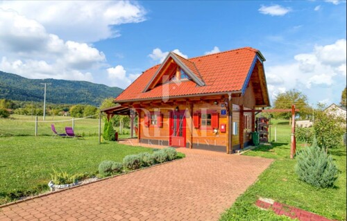Ličko Lešće Kuća za odmor 60 m2,okućnica 541,blizina Gacke