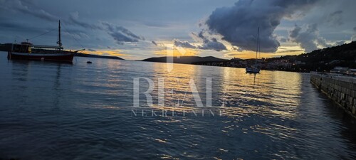 Thumbnail 6151682 - 1