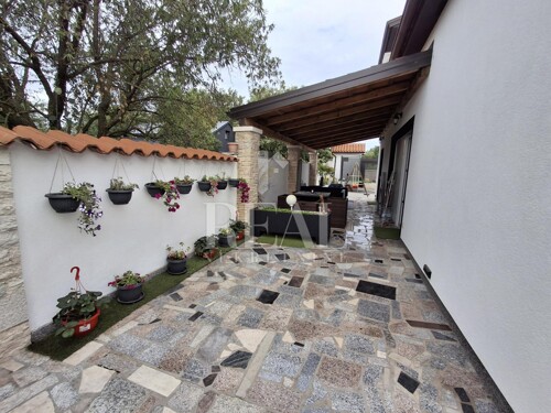 Thumbnail 6151684 - 12