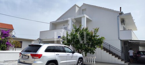 Samo kod nas kuća 200 m od mora P+1+Po 300 m2
