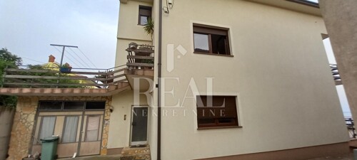 Prodaja kuće s tri stana i garažom na Gornjem Zametu S+P+1+V
