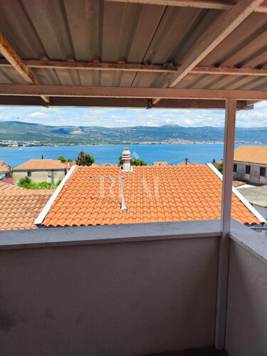 Izvrsna prilika, kuća sa 6 apartmana!!!