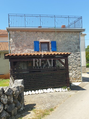 PREKRASNA KAMENA KUĆA U NIZU, P+1+KROVNA TERASA, 105 m2