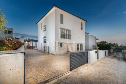 Thumbnail 6151755 - 13