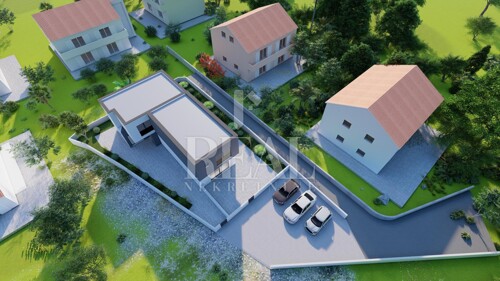 Dvojna kuća P+1 128m2+ okućnica 105m2