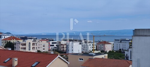 Thumbnail 6151773 - 1