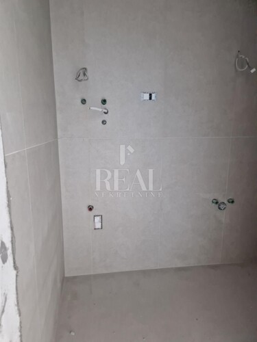 Thumbnail 6152231 - 6