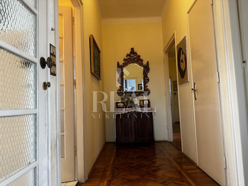 Image 6152257 - 7