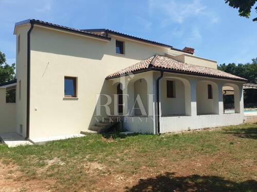 Sv. Petar u Šumi-središnja Istra, prekrasna vila sa bazenom