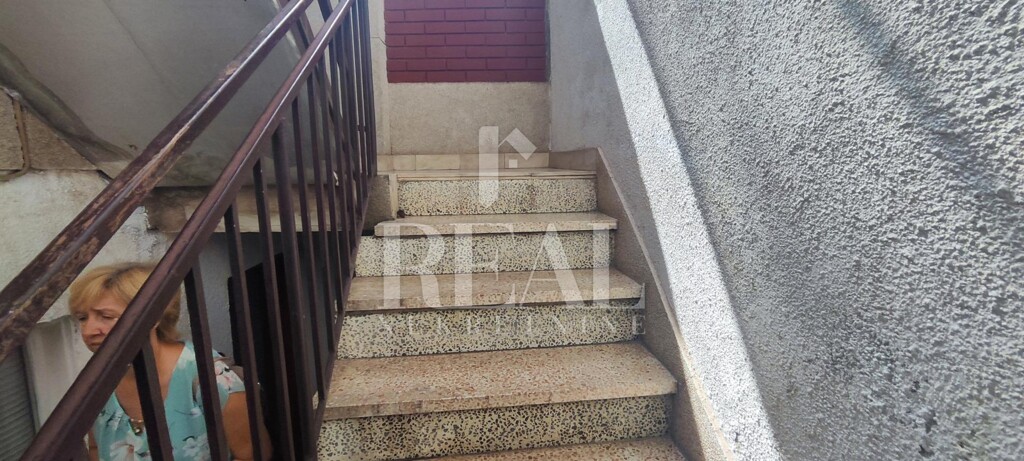 Image 6152305 - 7