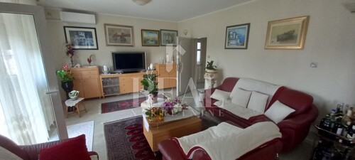 Thumbnail 6152351 - 1