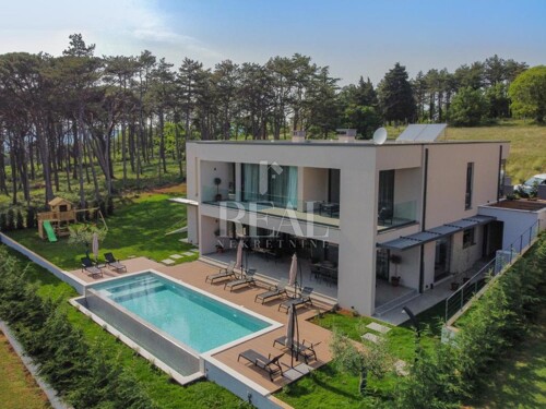 Sveti Martin luksuzna moderna villa 320m2,zemljište 1231m2