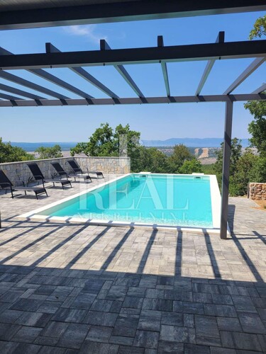 ŠMRIKA-prekrasno obnovljena stara kuća P+1, 130 m2