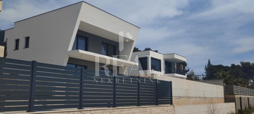 Medulin Villa 285m2 sa fantastičnim pogledom i krovnom tera