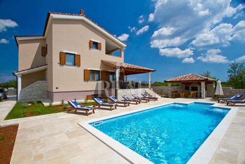 Savićenta Villa 296m2, okućnica 2000m2, bazen,mini golf, ter