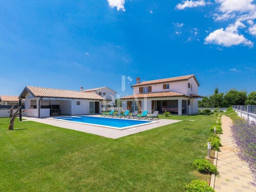 Ližnjan okolica prekrasna Villa sa bazenom,Sauna,bazen 50m2,