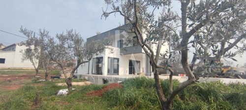 Loborika moderan objekt 162m2,u završnoj fazi gradnje