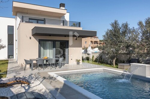 Premantura Villa 218m2,plaža 600m,punionica za el.auto