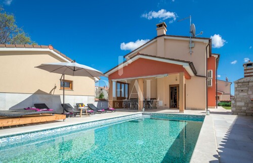 Marčana Villa 160m2 sa grijanjim bazenom i garažom
