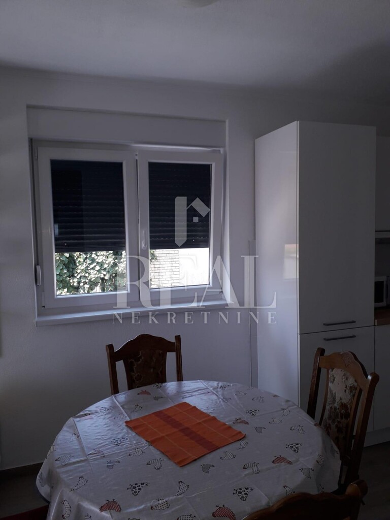 Image 6152538 - 9